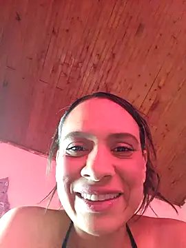 Snapshot of Lara_Honey111 chatting on 11-13-25, 09:36 Lara Honey111 online show from 11-13-25, 09:36