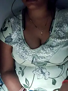 Snapshot of sweet_jasmin1 chatting on 10-11-25, 05:33 sweet jasmin1 online show from 10-11-25, 05:33