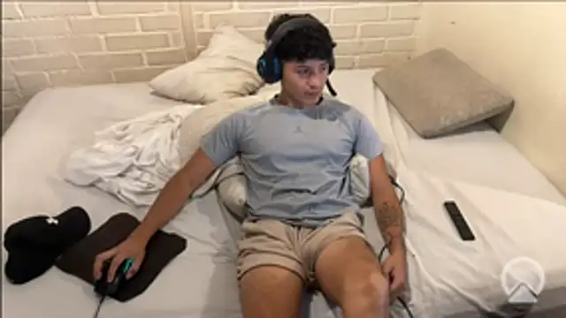 Snapshot of feeelipe2007 chatting on 02-11-26, 11:10 feeelipe2007 online show from 02-11-26, 11:10