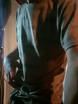 LUISSLEONN0958 online show from 11-05-25, 08:25