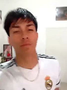 LUISSLEONN0958 online show from 11-16-25, 09:09