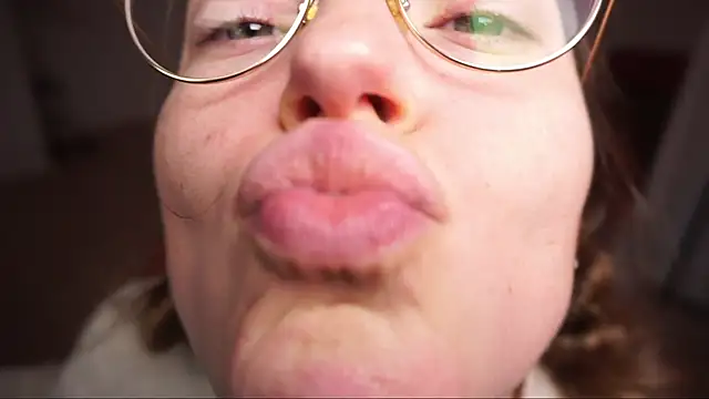 Scorpion Peach online show from 11-15-25, 05:09