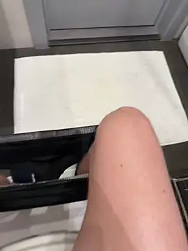 Snapshot of myPriority01 chatting on 09-29-25, 06:24 myPriority01 online show from 09-29-25, 06:24