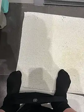 Snapshot of myPriority01 chatting on 10-30-25, 05:46 myPriority01 online show from 10-30-25, 05:46