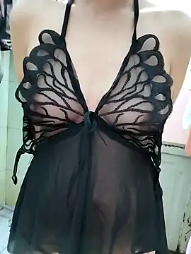 Snapshot of Sexyladzy chatting on 09-27-25, 03:33 Sexyladzy online show from 09-27-25, 03:33