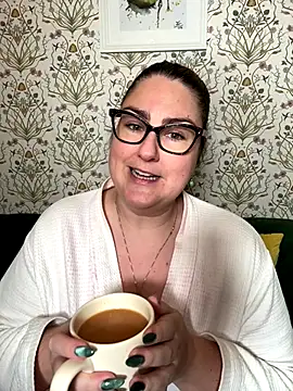 Snapshot of Lacey-BBW chatting on 09-22-25, 08:22 Lacey-BBW online show from 09-22-25, 08:22