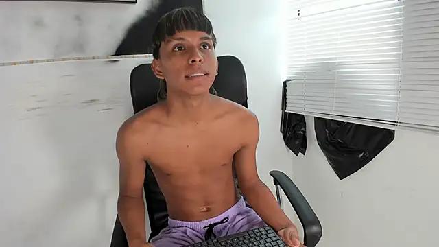 tyler twink boy online show from 09-13-25, 02:06