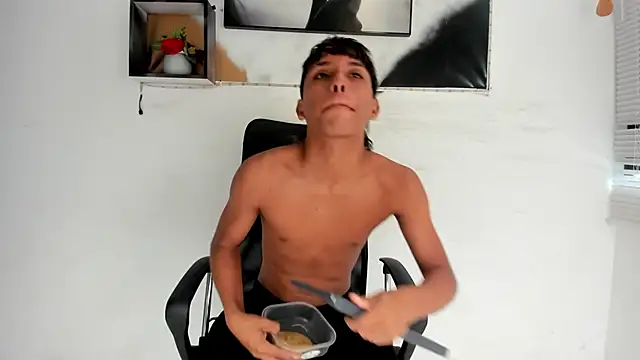 tyler twink boy online show from 12-01-25, 12:54