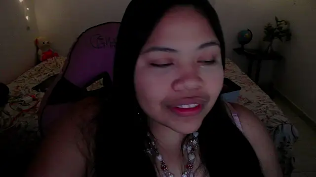 Snapshot of Juicy_elenxx chatting on 09-19-25, 03:41 Juicy elenxx online show from 09-19-25, 03:41