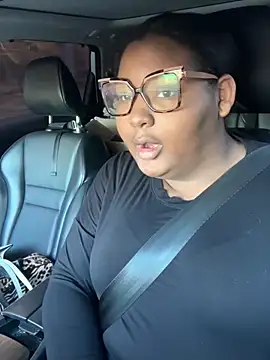 PoppyLuxe online show from 11-29-25, 01:47