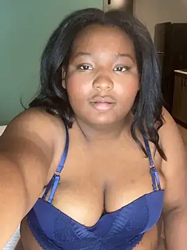 PoppyLuxe online show from 12-21-25, 01:57