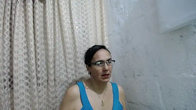 gabbyparker  online show from 10-01-25, 10:21