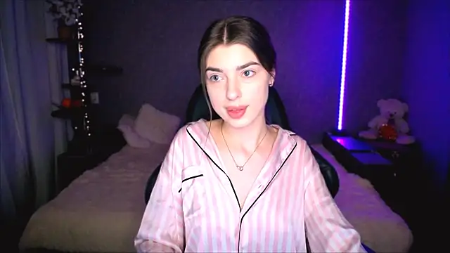 Dianaa Lee0 online show from 04-08-26, 09:48