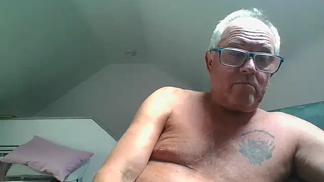 Snapshot of naughtygrandad1 chatting on 07-19-26, 06:11 naughtygrandad1 online show from 07-19-26, 06:11