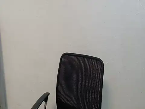 avery in paradisexx online show from 01-08-26, 02:30