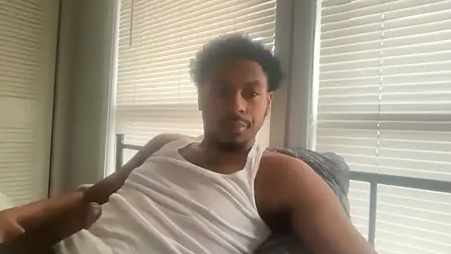 Snapshot of Yungandhungd chatting on 11-20-25, 08:19 Yungandhungd online show from 11-20-25, 08:19