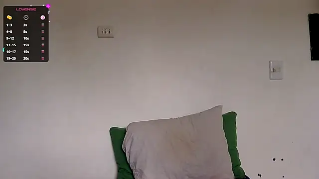 Snapshot of templo696 chatting on 09-23-25, 03:37 templo696 online show from 09-23-25, 03:37