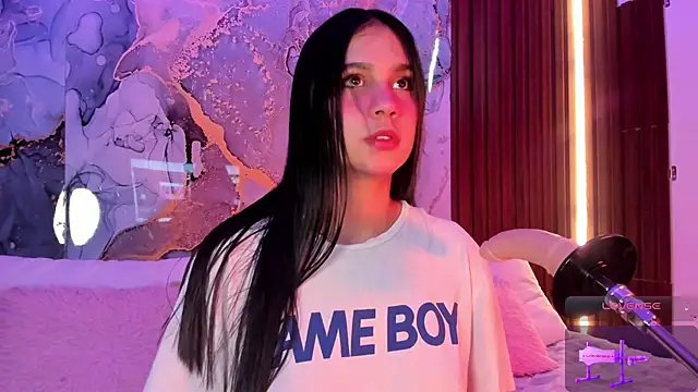 Emmiicute online show from 10-16-25, 01:34