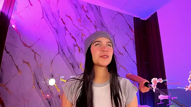 Emmiicute online show from 02-07-26, 08:34