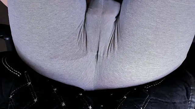 Cameltoe squirt inPants online show from 10-07-25, 11:29