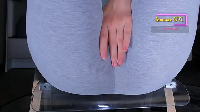 Cameltoe squirt inPants online show from 07-19-26, 09:13