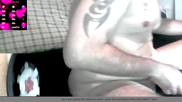 Snapshot of gman1922 chatting on 11-25-25, 07:52 gman1922 online show from 11-25-25, 07:52