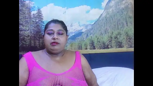 Snapshot of indianhoney694u chatting on 01-17-26, 05:34 indianhoney694u online show from 01-17-26, 05:34