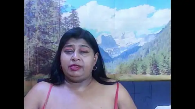 Snapshot of indianhoney694u chatting on 02-03-26, 06:40 indianhoney694u online show from 02-03-26, 06:40