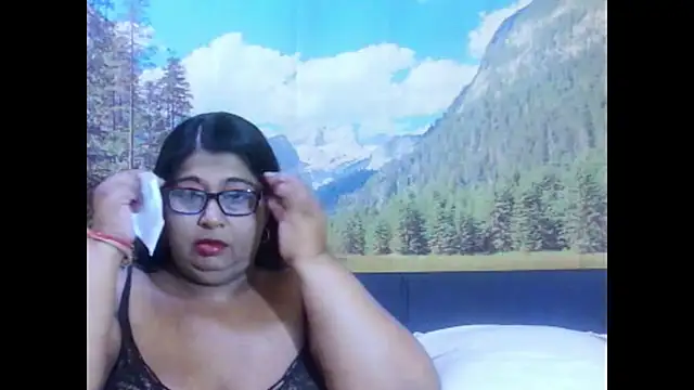 Snapshot of indianhoney694u chatting on 02-04-26, 05:24 indianhoney694u online show from 02-04-26, 05:24