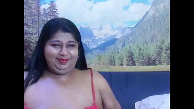 Snapshot of indianhoney694u chatting on 02-06-26, 05:23 indianhoney694u online show from 02-06-26, 05:23