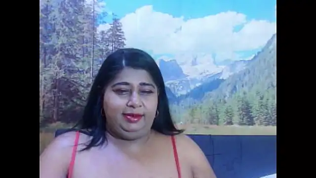 Snapshot of indianhoney694u chatting on 02-24-26, 05:49 indianhoney694u online show from 02-24-26, 05:49