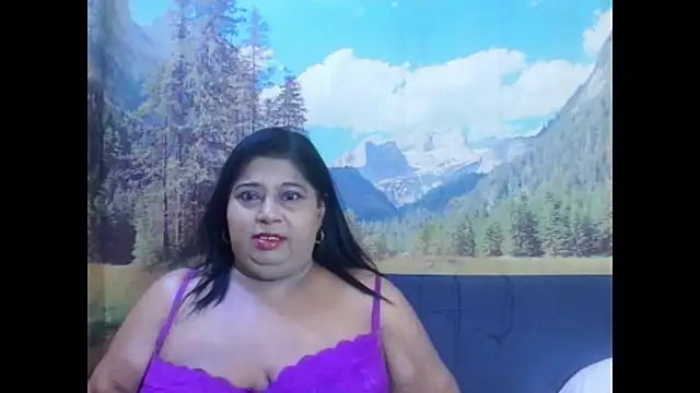 Snapshot of indianhoney694u chatting on 03-19-26, 05:33 indianhoney694u online show from 03-19-26, 05:33