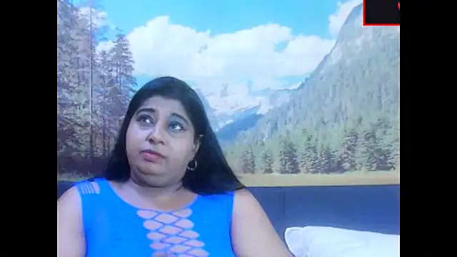 Snapshot of indianhoney694u chatting on 04-09-26, 06:30 indianhoney694u online show from 04-09-26, 06:30