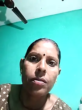 Snapshot of Suhana_pandit chatting on 09-22-25, 10:12 Suhana pandit online show from 09-22-25, 10:12
