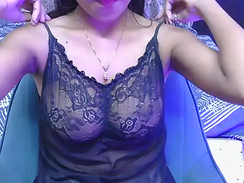 Snapshot of hoty-priya chatting on 05-05-26, 04:42 hoty-priya online show from 05-05-26, 04:42