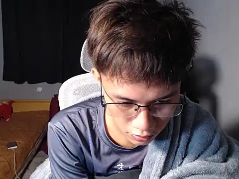 naughtyboyloy 0 online show from 02-18-26, 05:42