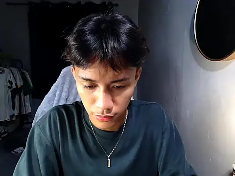 Snapshot of naughtyboyloy_0 chatting on 05-05-26, 06:49 naughtyboyloy 0 online show from 05-05-26, 06:49