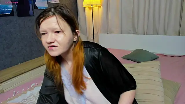 Nora lovvvv online show from 11-29-25, 10:18