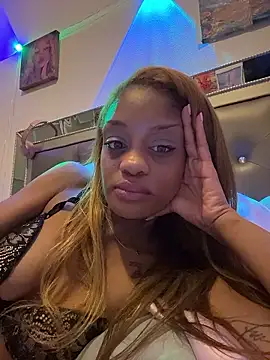 Snapshot of Angelbunnyy chatting on 01-08-26, 07:10 Angelbunnyy online show from 01-08-26, 07:10