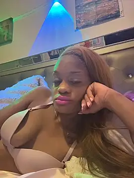 Snapshot of Angelbunnyy chatting on 01-12-26, 07:24 Angelbunnyy online show from 01-12-26, 07:24