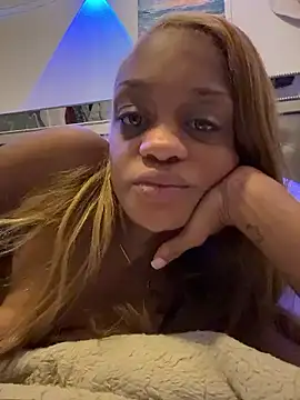 Snapshot of Angelbunnyy chatting on 01-13-26, 01:49 Angelbunnyy online show from 01-13-26, 01:49