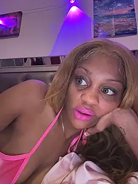 Snapshot of Angelbunnyy chatting on 02-28-26, 01:01 Angelbunnyy online show from 02-28-26, 01:01