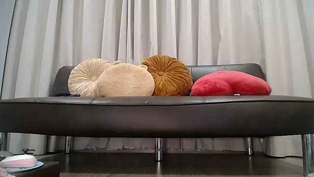 Snapshot of Liz_Hu chatting on 02-10-25, 11:04 Liz Hu online show from 02-10-25, 11:04