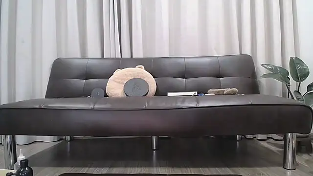 Liz Hu online show from 12-04-25, 09:51