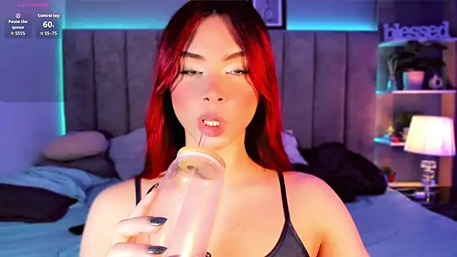 Snapshot of Arianna_Ponce chatting on 10-04-25, 06:33 Arianna Ponce online show from 10-04-25, 06:33