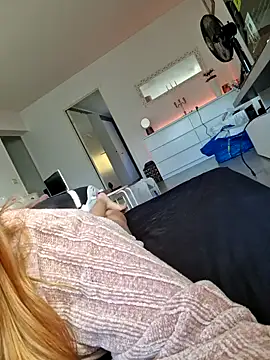 Snapshot of NibbleSweetie chatting on 10-11-25, 01:20 NibbleSweetie online show from 10-11-25, 01:20