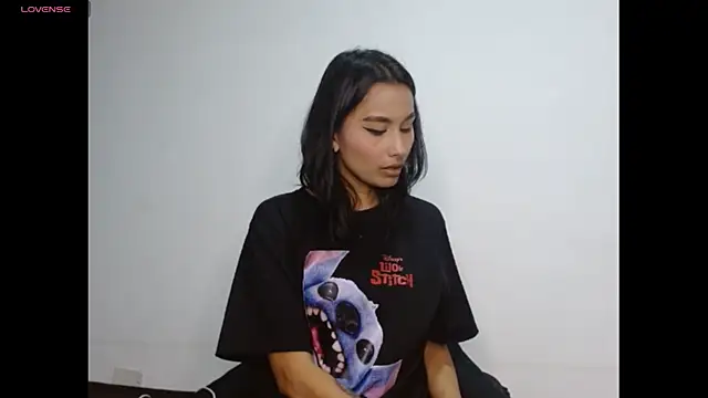 Gia Lee online show from 11-11-25, 02:33