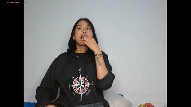 Gia Lee online show from 01-08-26, 03:20