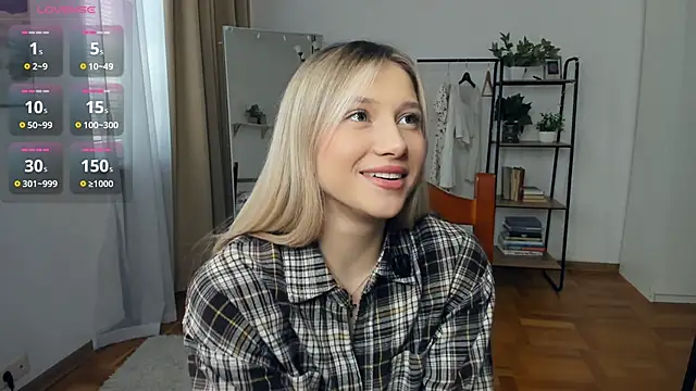 Snapshot of FaaBinaa chatting on 02-08-26, 07:45 FaaBinaa online show from 02-08-26, 07:45