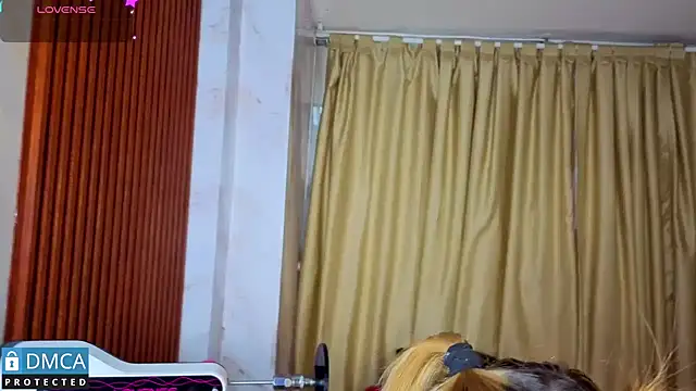 nena cupcake  online show from 03-03-26, 11:05